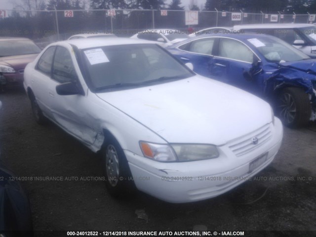 JT2BG22KXW0210640 - 1998 TOYOTA CAMRY CE/LE/XLE WHITE photo 1