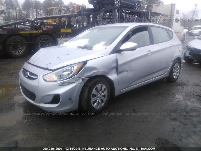 KMHCT5AE7GU279716 - 2016 HYUNDAI ACCENT SE SILVER photo 2