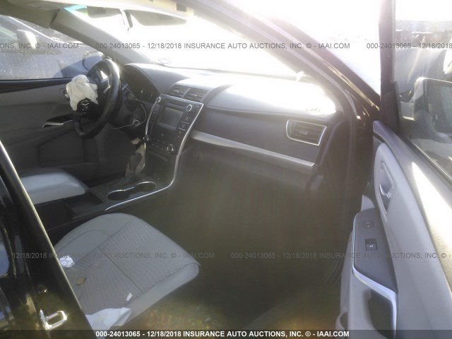 4T1BF1FK0FU995396 - 2015 TOYOTA CAMRY LE/XLE/SE/XSE BLACK photo 5