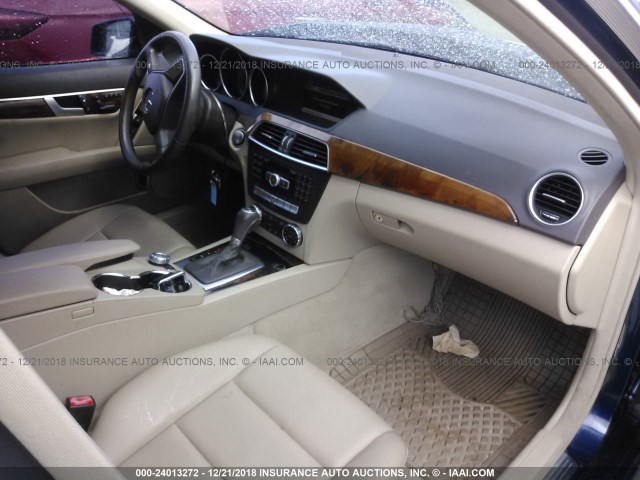 WDDGF4HB8CR236105 - 2012 MERCEDES-BENZ C 250 BLUE photo 5