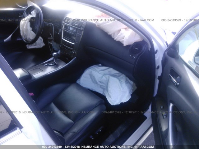 JTHBK262785057249 - 2008 LEXUS IS 250 WHITE photo 5