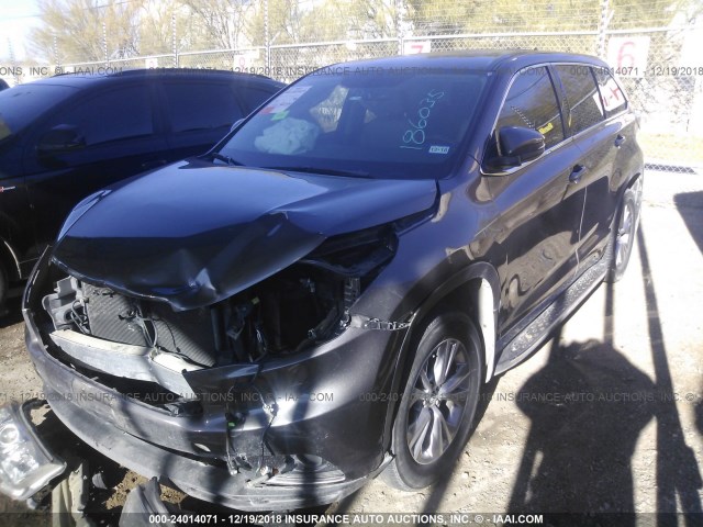 5TDZKRFH0GS186035 - 2016 TOYOTA HIGHLANDER LE/LE PLUS GRAY photo 2