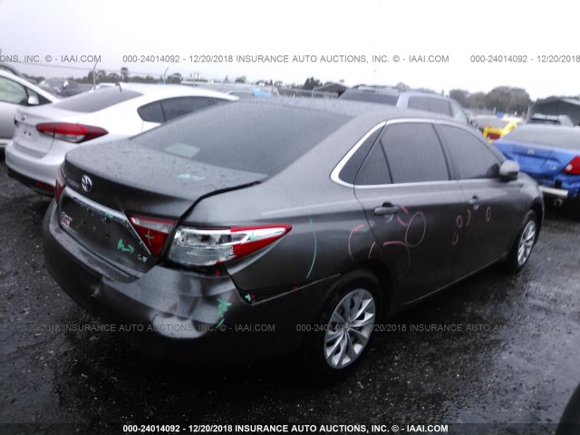 4T1BF1FK5FU027262 - 2015 TOYOTA CAMRY LE/XLE/SE/XSE 灰色 照片 4