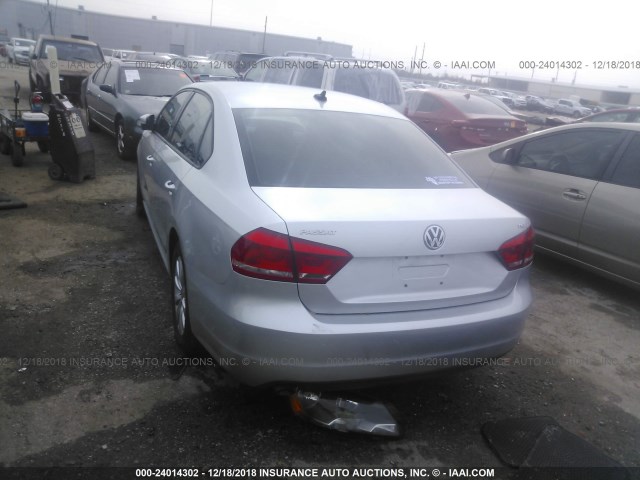 1VWAS7A30EC095758 - 2014 VOLKSWAGEN PASSAT S SILVER photo 3