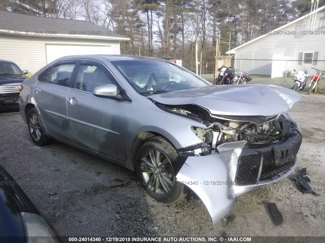 4T1BF1FK7HU268145 - 2017 TOYOTA CAMRY LE/XLE/SE/XSE SILVER photo 1