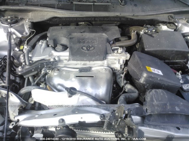 4T1BF1FK7HU268145 - 2017 TOYOTA CAMRY LE/XLE/SE/XSE SILVER photo 10