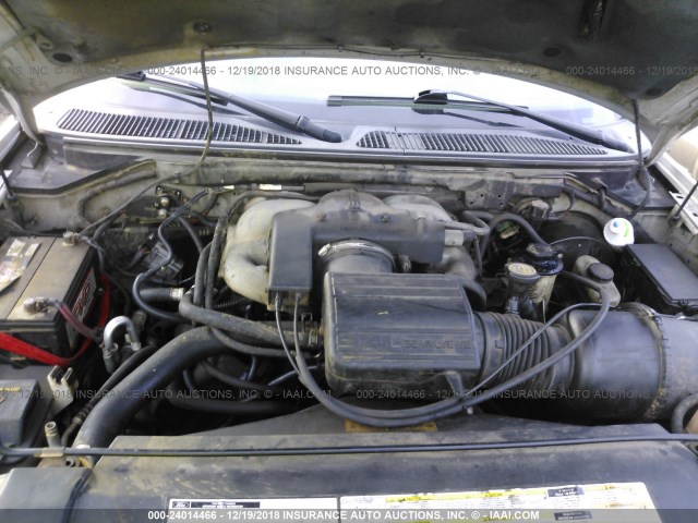 5LMFU28A5YLJ23464 - 2000 LINCOLN NAVIGATOR 银色 照片 10