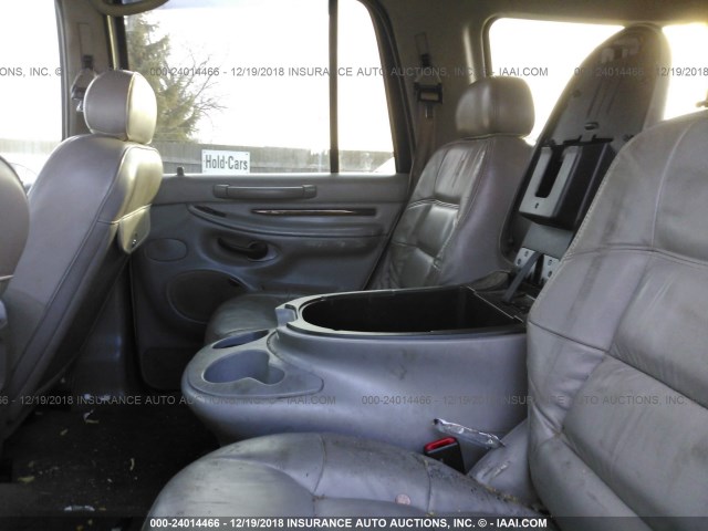 5LMFU28A5YLJ23464 - 2000 LINCOLN NAVIGATOR 银色 照片 8