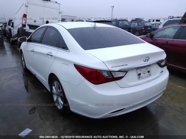 5NPEC4AC3DH631301 - 2013 HYUNDAI SONATA SE/LIMITED WHITE photo 3