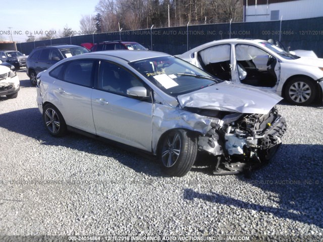 1FADP3FE8GL220387 - 2016 FORD FOCUS SE SILVER photo 1