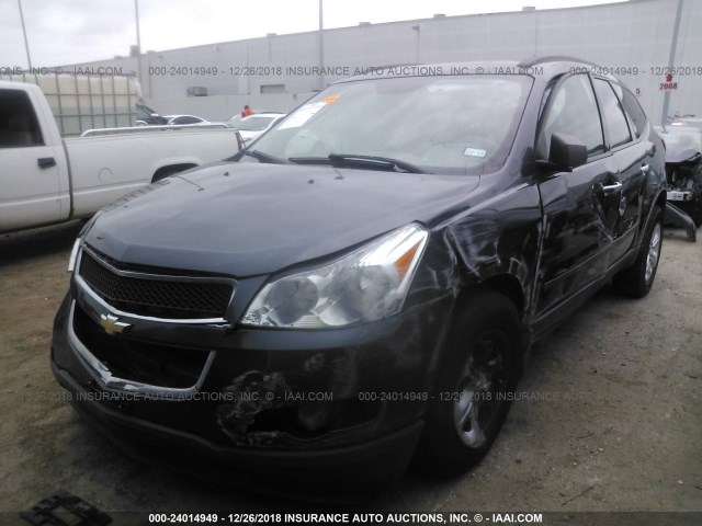 1GNKRFED5CJ414006 - 2012 CHEVROLET TRAVERSE LS GRAY photo 2