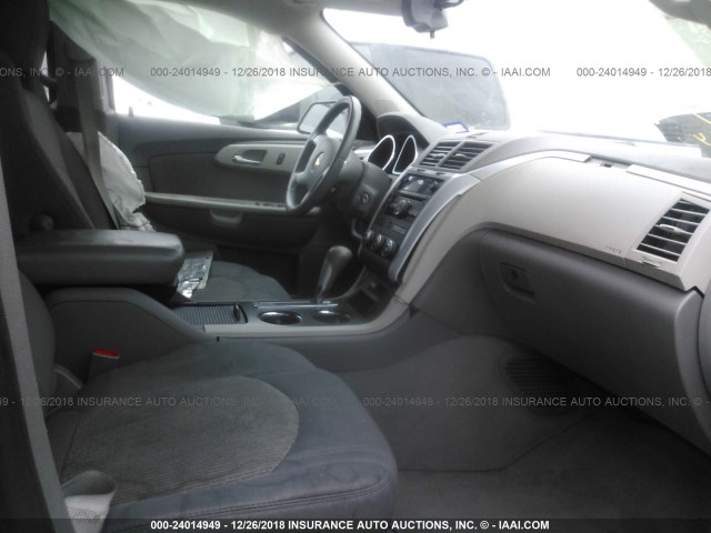 1GNKRFED5CJ414006 - 2012 CHEVROLET TRAVERSE LS GRAY photo 5