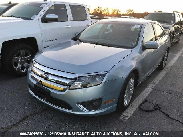 3FADP0L33BR116580 - 2011 FORD FUSION HYBRID WHITE photo 2