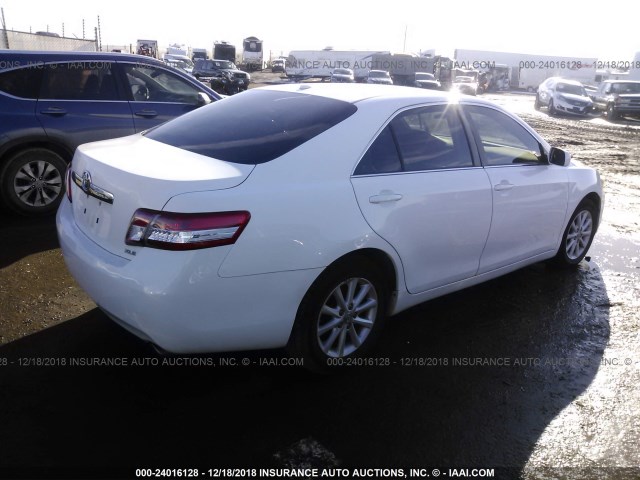 4T4BF3EK2BR154709 - 2011 TOYOTA CAMRY SE/LE/XLE 白色 照片 4