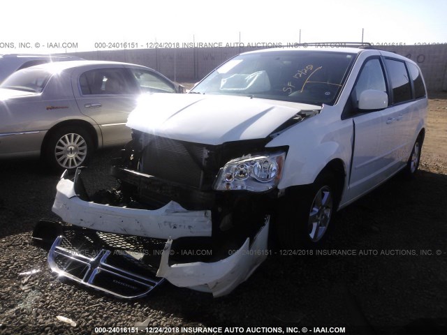 2C4RDGCG2DR654961 - 2013 DODGE GRAND CARAVAN SXT WHITE photo 2