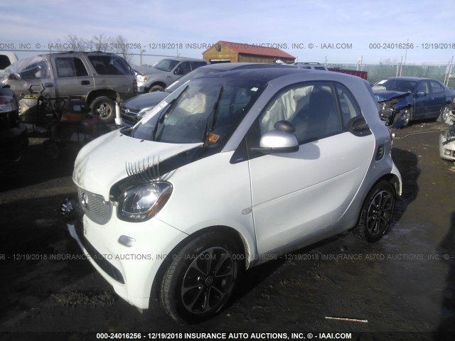 WMEFJ5DA1GK078956 - 2016 SMART FORTWO WHITE photo 2