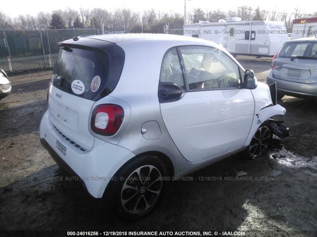 WMEFJ5DA1GK078956 - 2016 SMART FORTWO WHITE photo 4