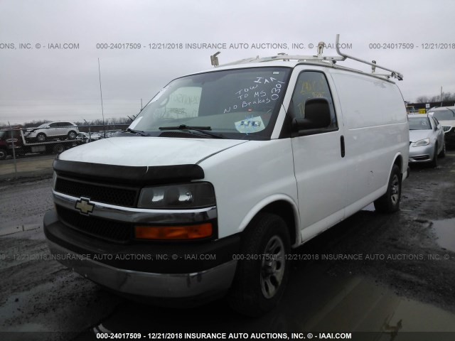 1GCUGADX8A1150301 - 2010 CHEVROLET EXPRESS G1500  WHITE photo 2