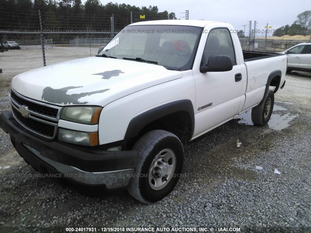 1GCHC24U37E144142 - 2007 CHEVROLET SILVERADO C2500 HEAVY DUTY WHITE photo 2