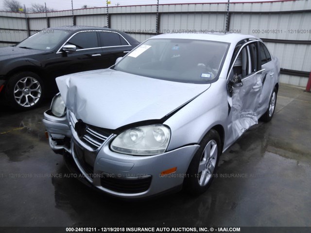 3VWRM71KX8M075458 - 2008 VOLKSWAGEN JETTA SE/SEL SILVER photo 2