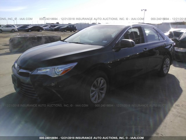 4T4BF1FK7GR577098 - 2016 TOYOTA CAMRY LE/XLE/SE/XSE BLACK photo 2