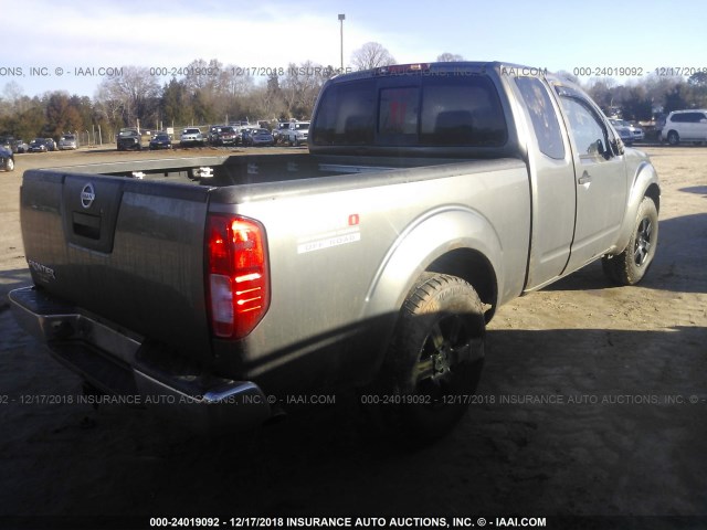 1N6AD06W05C417867 - 2005 NISSAN FRONTIER KING CAB LE/SE/OFF ROAD GRAY photo 4