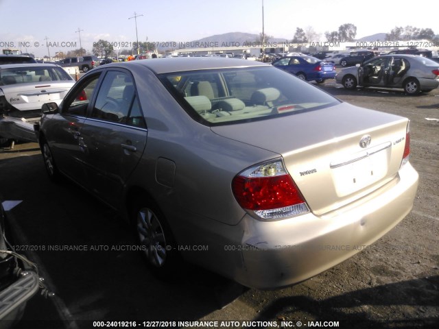 4T1BE32K95U404470 - 2005 TOYOTA CAMRY LE/XLE/SE TAN photo 3