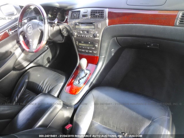 JTHBF30G820075889 - 2002 LEXUS ES 300 SILVER photo 5