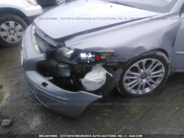 YV1MW682752106959 - 2005 VOLVO V50 T5 GRAY photo 6