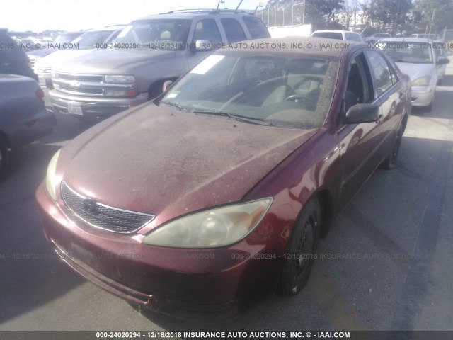 4T1BF32K22U018224 - 2002 TOYOTA CAMRY LE/XLE/SE RED photo 2