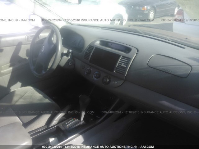 4T1BF32K22U018224 - 2002 TOYOTA CAMRY LE/XLE/SE RED photo 5