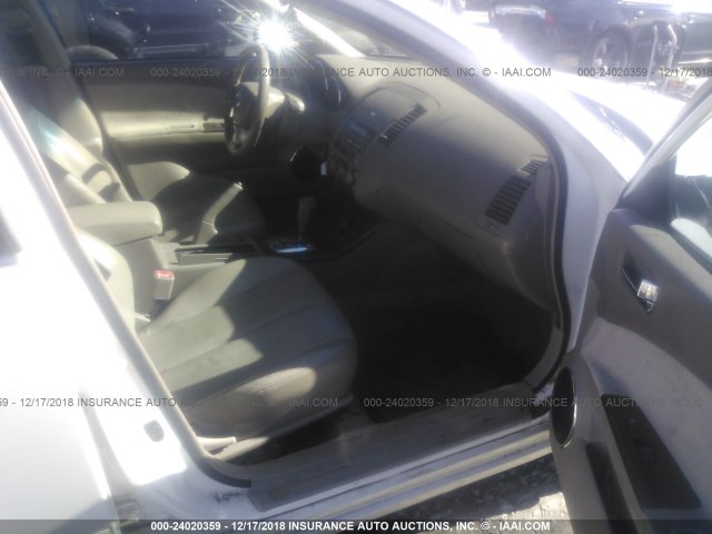 1N4BL11E06C102931 - 2006 NISSAN ALTIMA SE/SL/SE-R WHITE photo 5