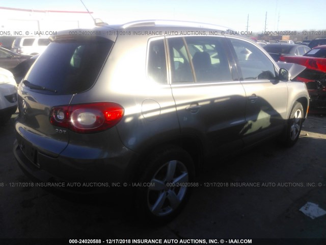 WVGAV7AX1AW520356 - 2010 VOLKSWAGEN TIGUAN S/SE/SEL GRAY photo 4
