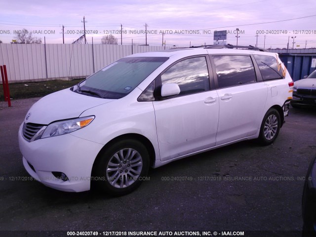 5TDYK3DC0ES469242 - 2014 TOYOTA SIENNA XLE/LIMITED WHITE photo 2