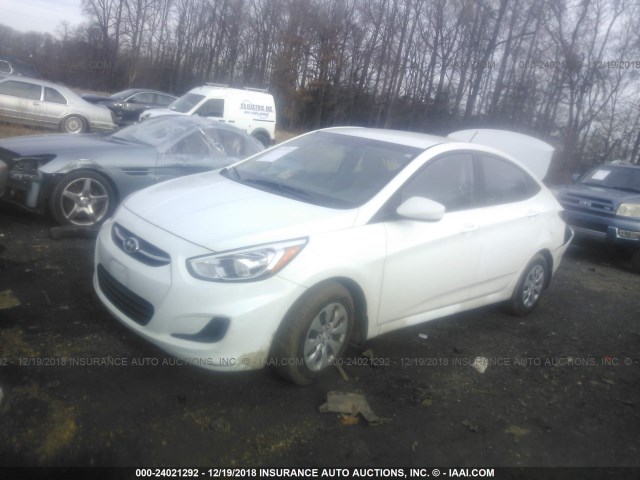 KMHCT4AE7GU045134 - 2016 HYUNDAI ACCENT SE WHITE photo 2