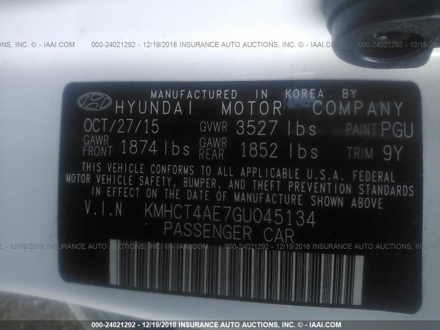 KMHCT4AE7GU045134 - 2016 HYUNDAI ACCENT SE WHITE photo 9