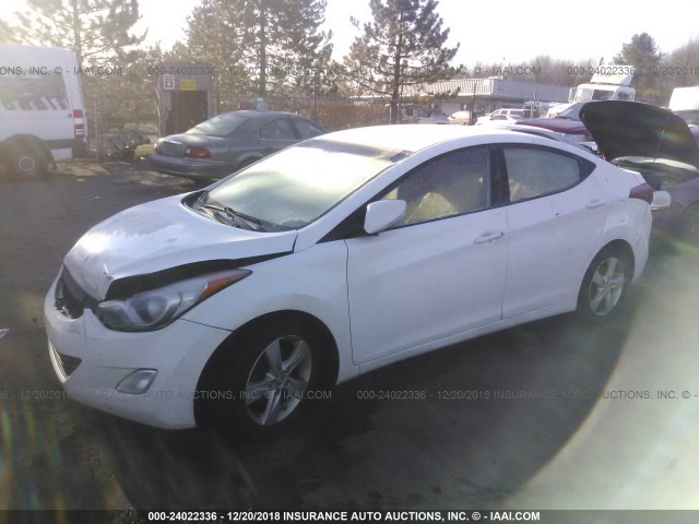 5NPDH4AEXDH390061 - 2013 HYUNDAI ELANTRA GLS/LIMITED WHITE photo 2