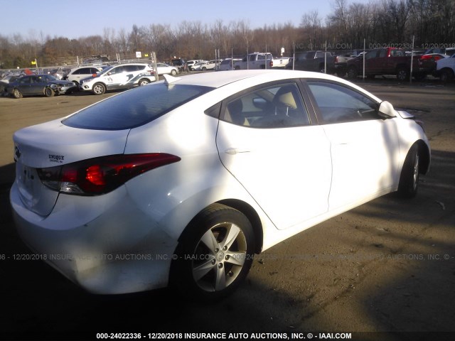 5NPDH4AEXDH390061 - 2013 HYUNDAI ELANTRA GLS/LIMITED WHITE photo 4