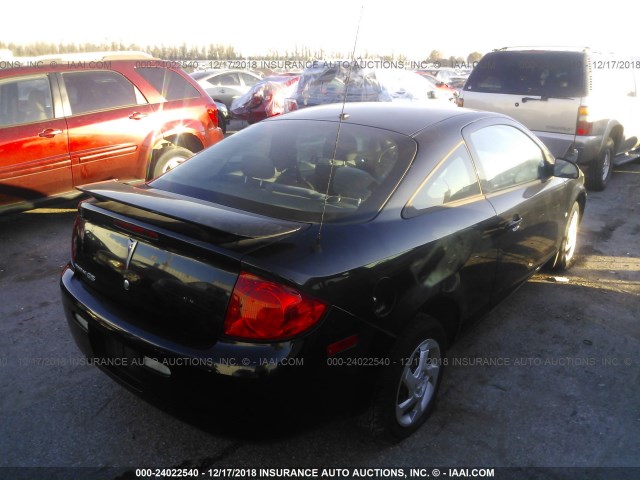 1G2AL18F187110718 - 2008 PONTIAC G5 BLACK photo 4