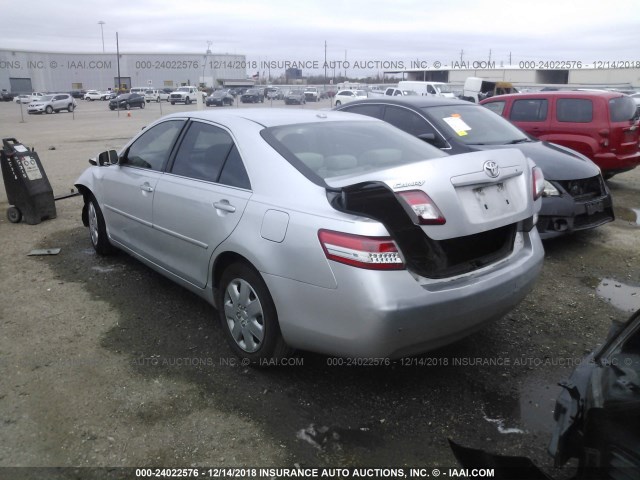 4T4BF3EK4AR031721 - 2010 TOYOTA CAMRY SE/LE/XLE 银色 照片 3