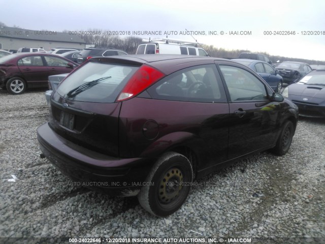 1FAFP31N87W233302 - 2007 FORD FOCUS ZX3/S/SE/SES RED photo 4