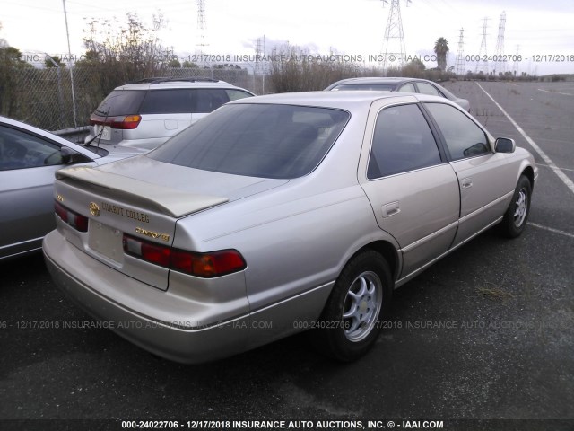 4T1BG22K8XU523120 - 1999 TOYOTA CAMRY CE/LE/XLE GOLD photo 4