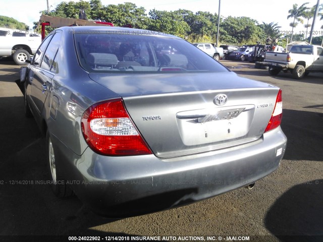 JTDBE32K930152292 - 2003 TOYOTA CAMRY LE/XLE GRAY photo 3
