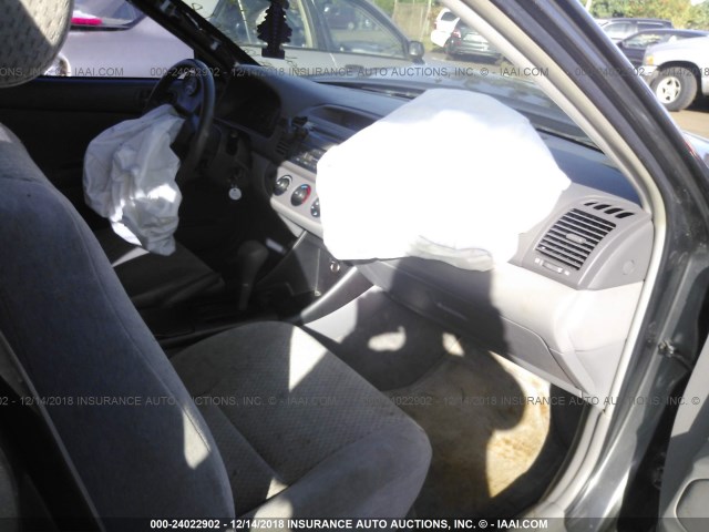 JTDBE32K930152292 - 2003 TOYOTA CAMRY LE/XLE GRAY photo 5
