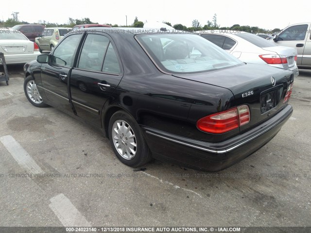 WDBJF65J9YB040292 - 2000 MERCEDES-BENZ E 320 BLACK photo 3