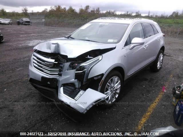 1GYKNFRS5JZ120787 - 2018 CADILLAC XT5 PREMIUM LUXURY SILVER photo 2