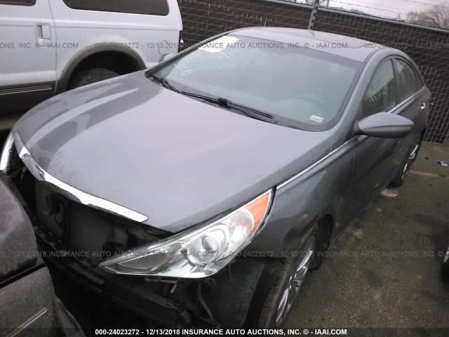 5NPEC4AC2BH285660 - 2011 HYUNDAI SONATA SE/LIMITED GRAY photo 2