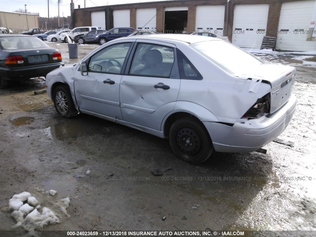 1FAFP34N37W254019 - 2007 FORD FOCUS ZX4/S/SE/SES SILVER photo 3