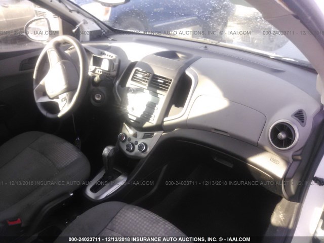 1G1JA5SH3F4140328 - 2015 CHEVROLET SONIC LS 白色 照片 5