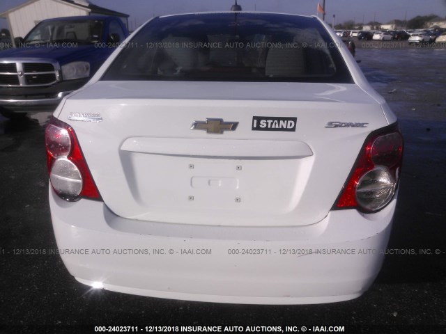 1G1JA5SH3F4140328 - 2015 CHEVROLET SONIC LS 白色 照片 6